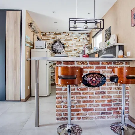 Cosy In With Fireplace *